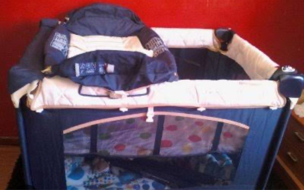 Cama e troca fraldas de viagem Chicco
