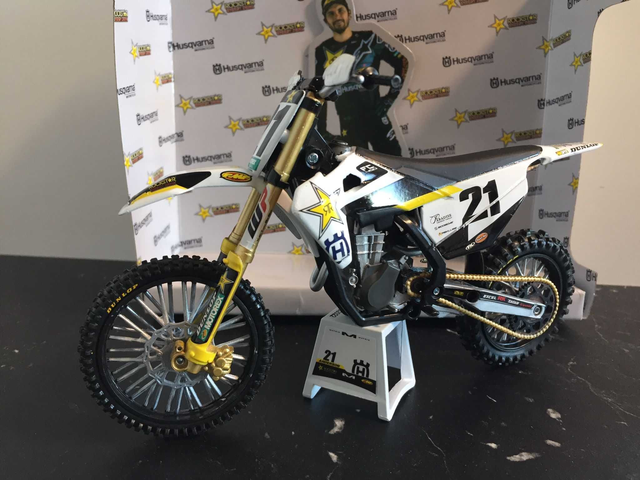 Model motocykla Jason Anderson #21 New Ray 1:12 Husqvarna