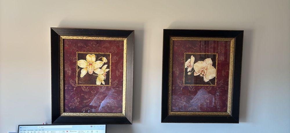 Quadros lindíssimos com flores em dourado e bordeaux