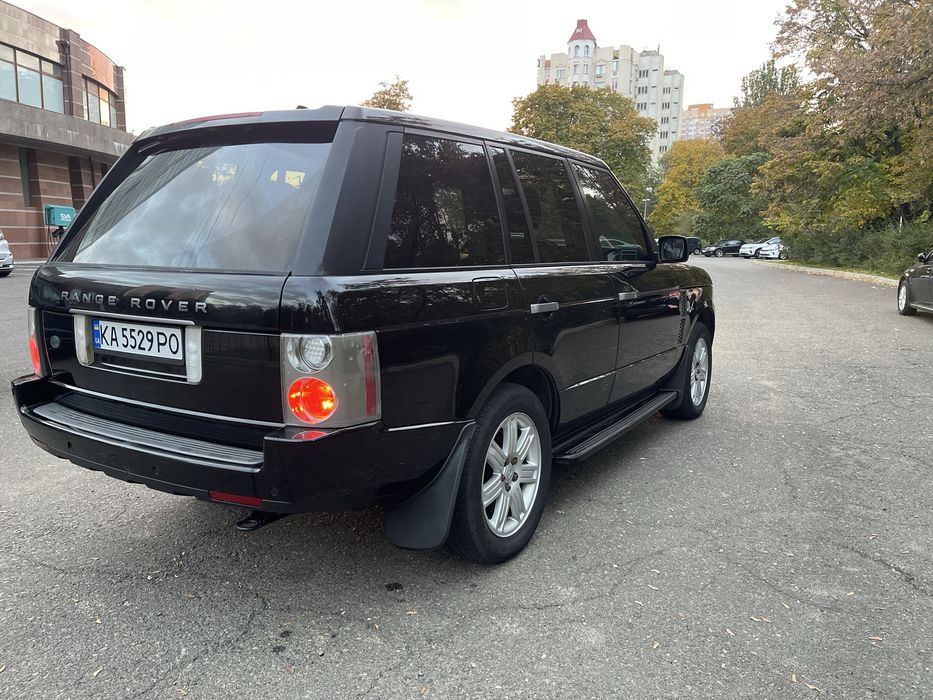 Продам Land Rover Range Rover 4.4 2007 года Официал