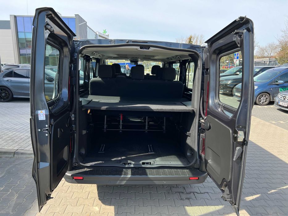 Wynajem Busa 9-osobowego Renault Trafic 2024 - AUTOTECHNIKUM -