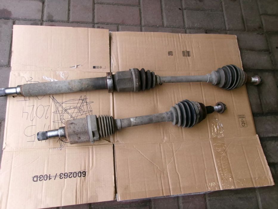 PÓŁOŚ LEWA PRAWA FORD TRANSIT TOURNEO CONNECT  1.6 TDCI  6 BIEGÓW