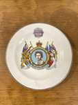 Prato pequeno (pires) comemoracao jubileu de prata Rainha Isabel II