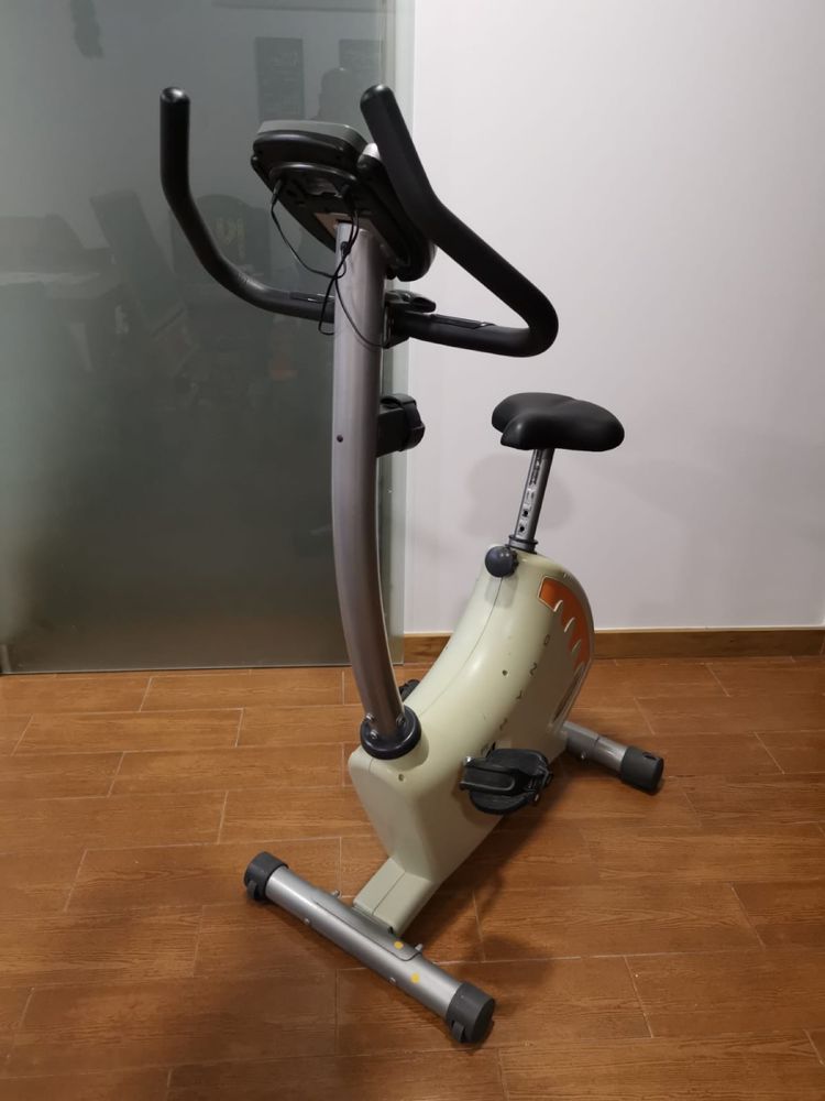 Bicicleta Estática BH Fitness