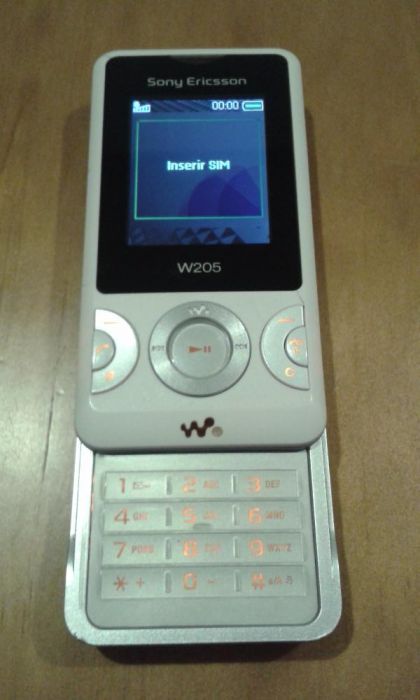 Telemóvel Sony Ericsson W205