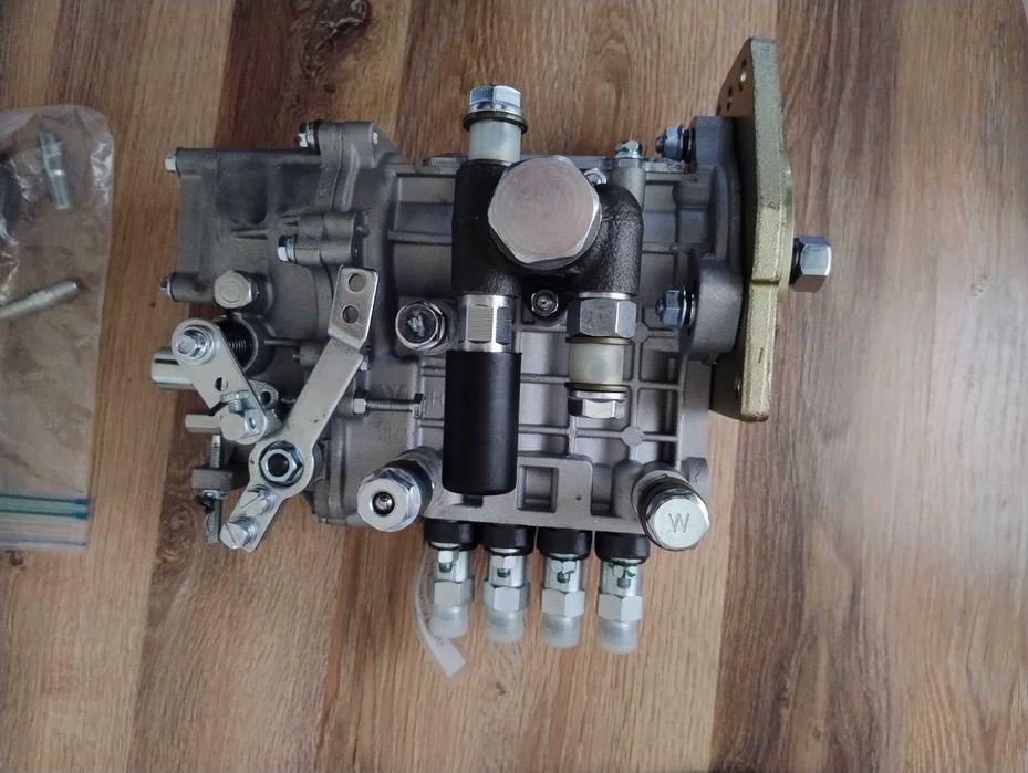 Pompa wtryskowa pompa paliwa  MTZ PRONAR D240 i D243