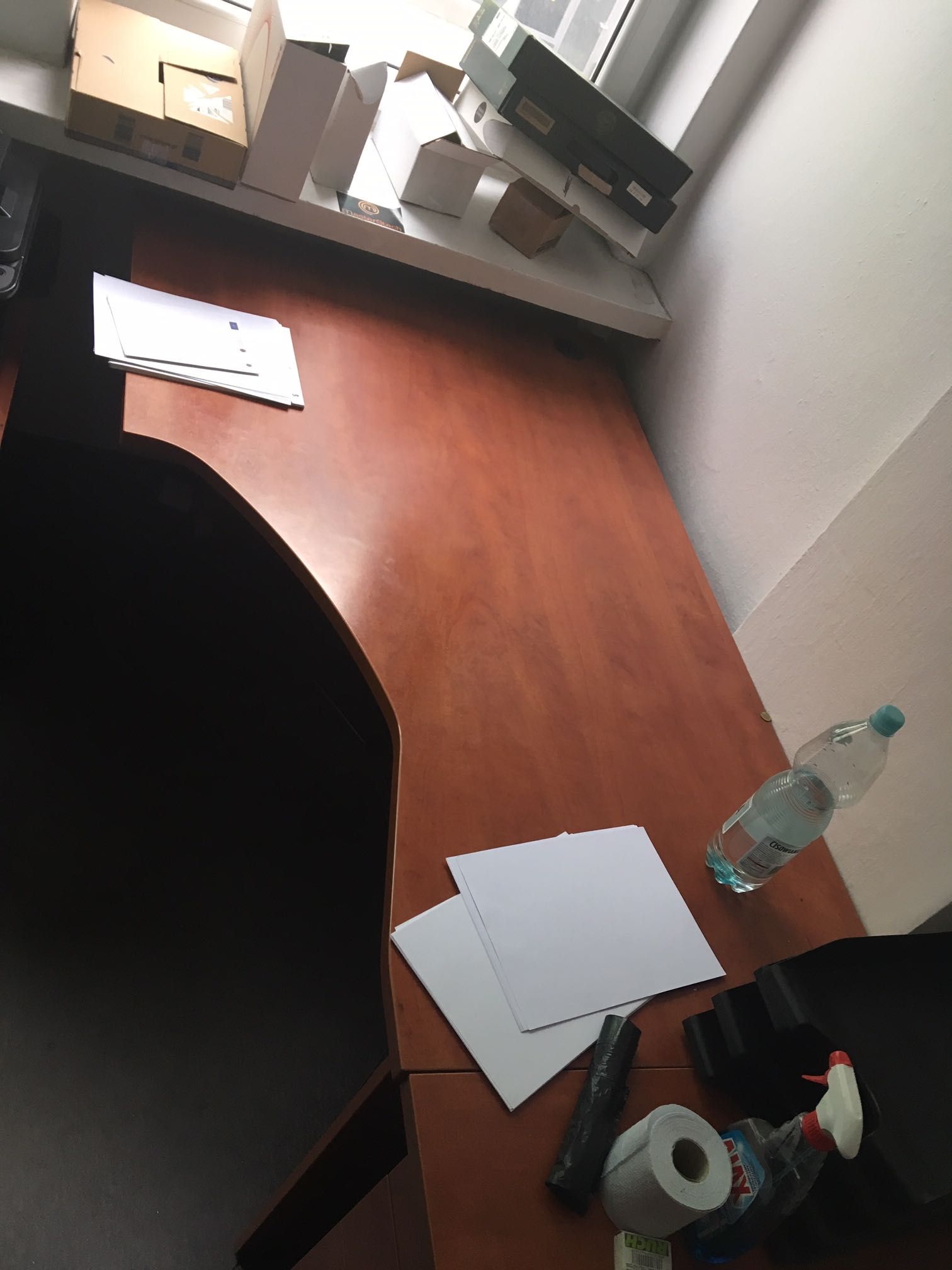 solidne i duże biurka biurowe - 3 sztuki
