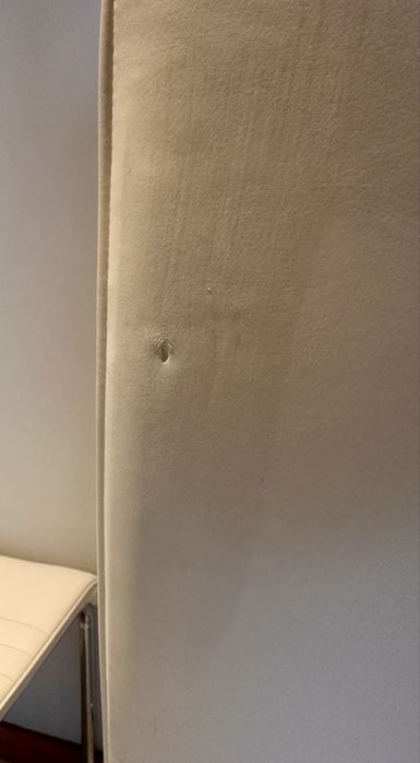 2 cadeiras brancas costas altas