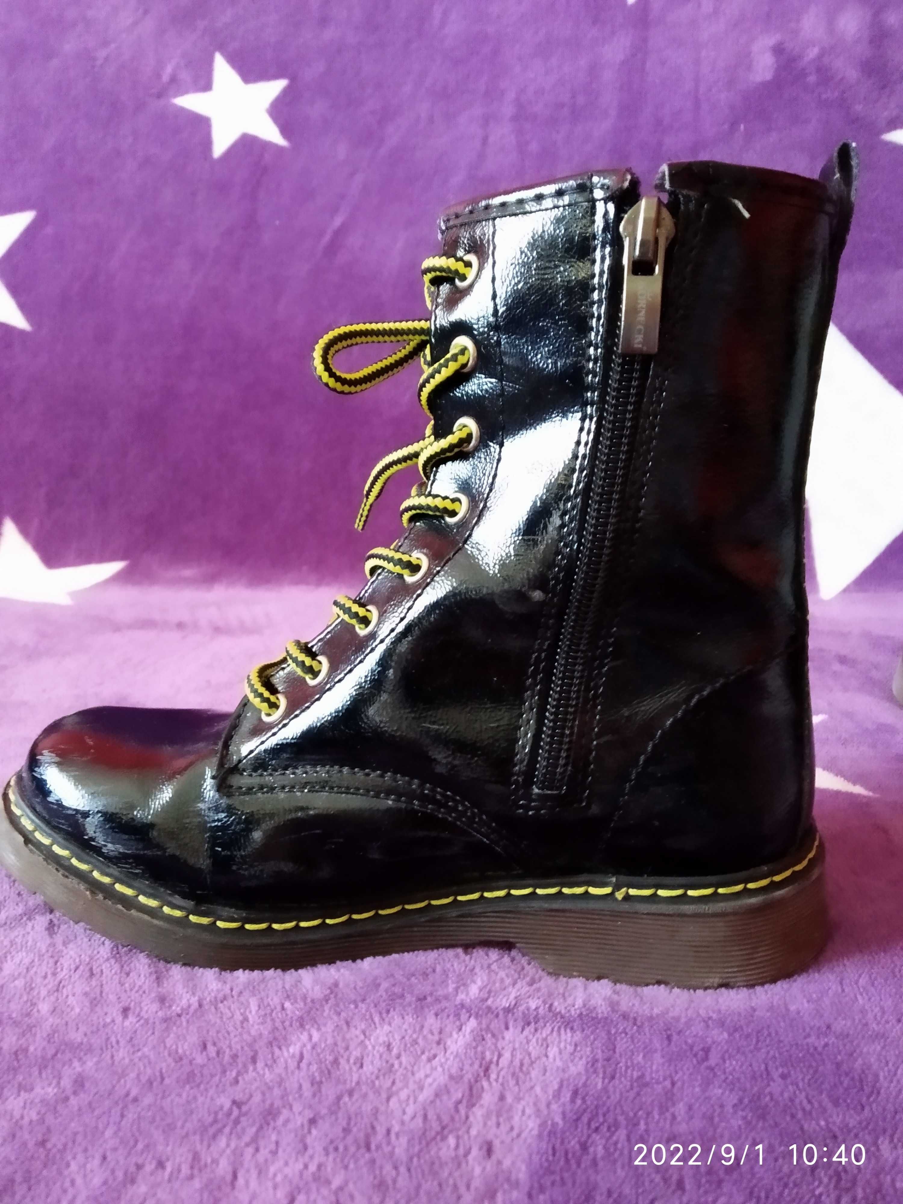 Buty botki czarne Kornecki