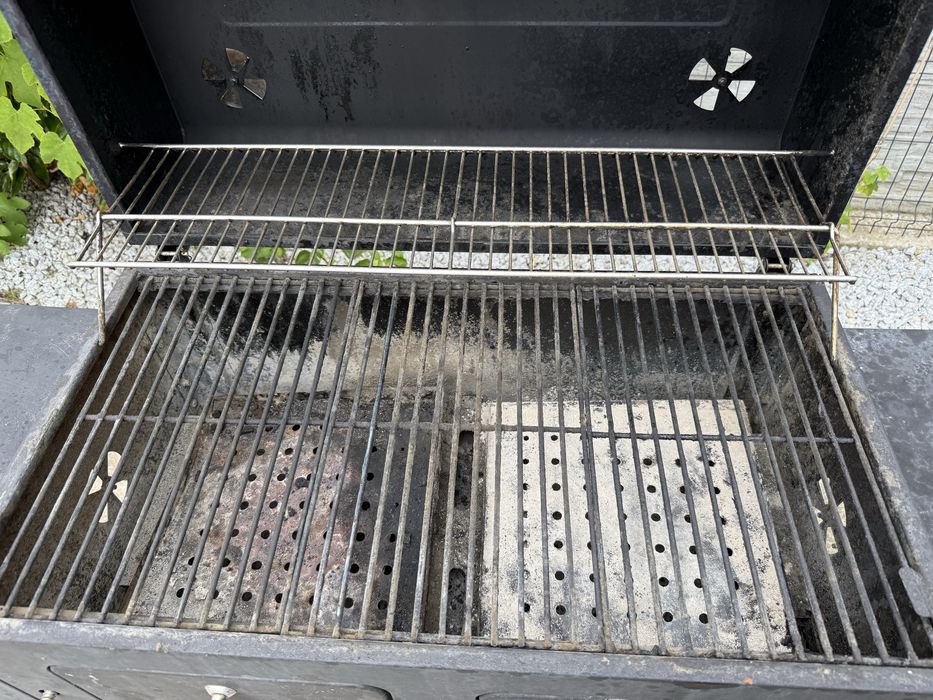 Grill węglowy używany