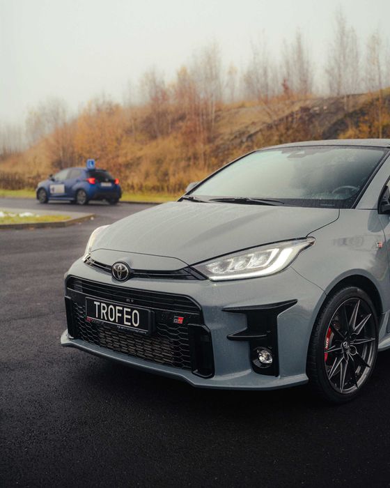 Wynajem Toyota GR Yaris Eventuri wypożyczalnia samochodów