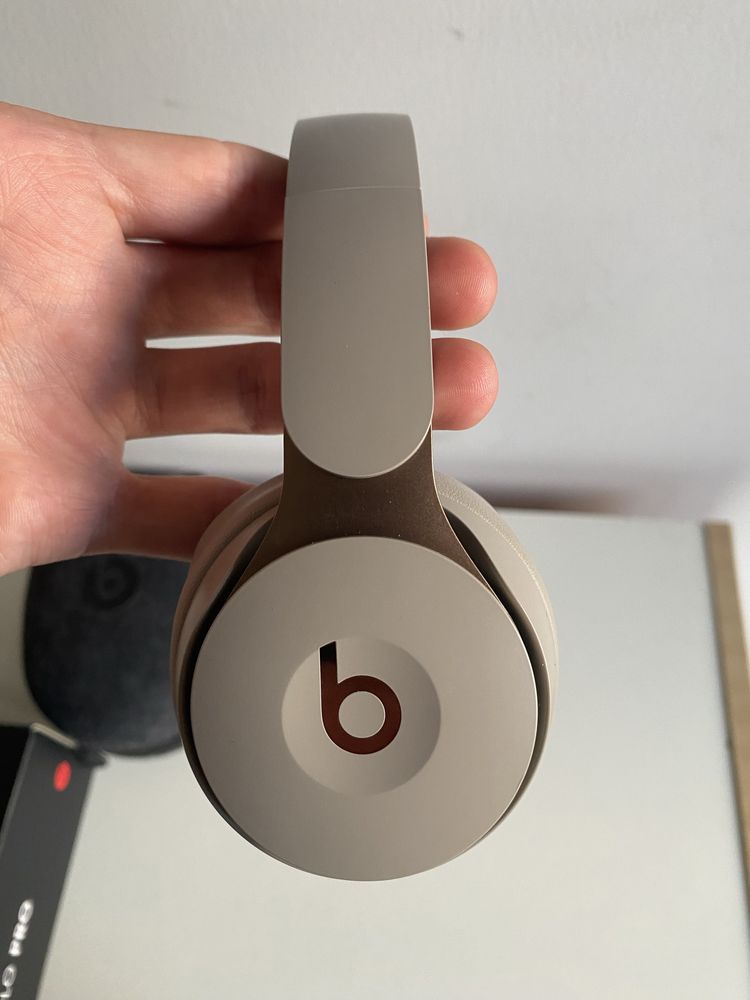 Beats Solo Pro Cinzentos