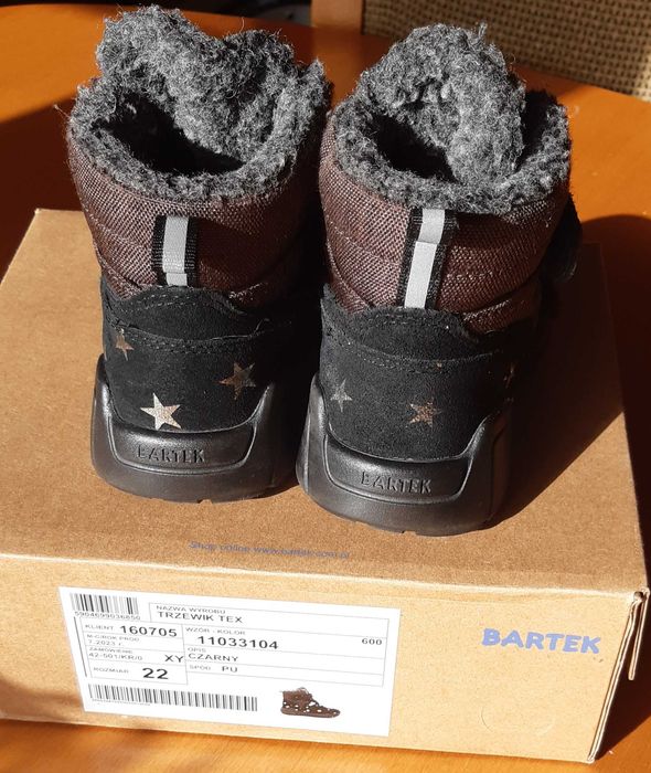 Buty zimowe, dla dziewczynki, w rozmiarze 22