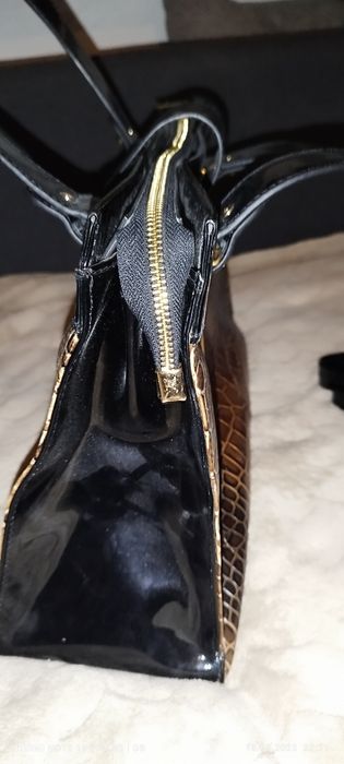 Sprzedam oryginalną torebkę firmy Kazar nowa