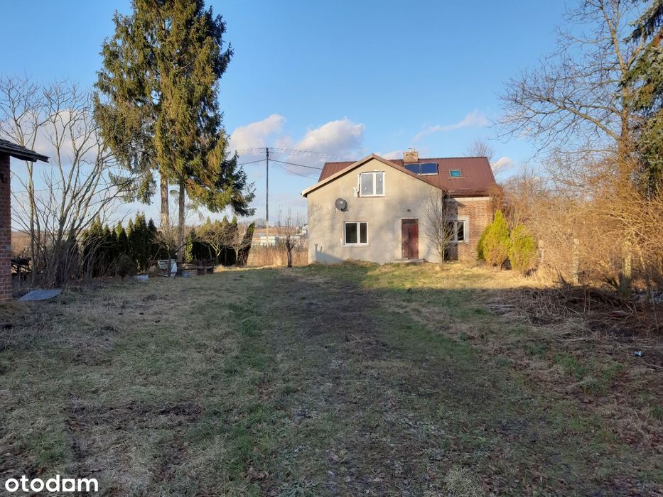 Dom jednorodzinny wraz z zabudowaniami