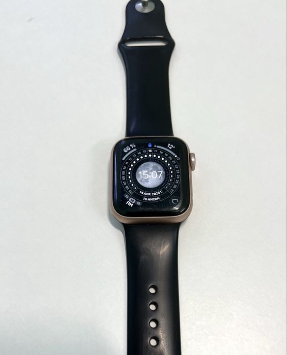 Apple Watch Series 5 40mm Rose Gold, хорошее состояние