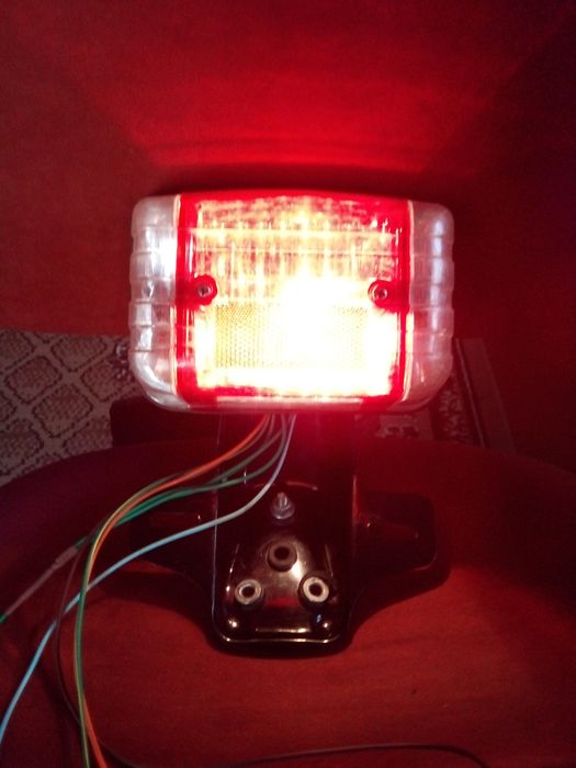 Задній стоп з поворотами 12v і з кріпленням номера