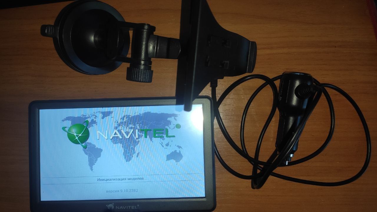 Навигатор GPS Navitel MS700