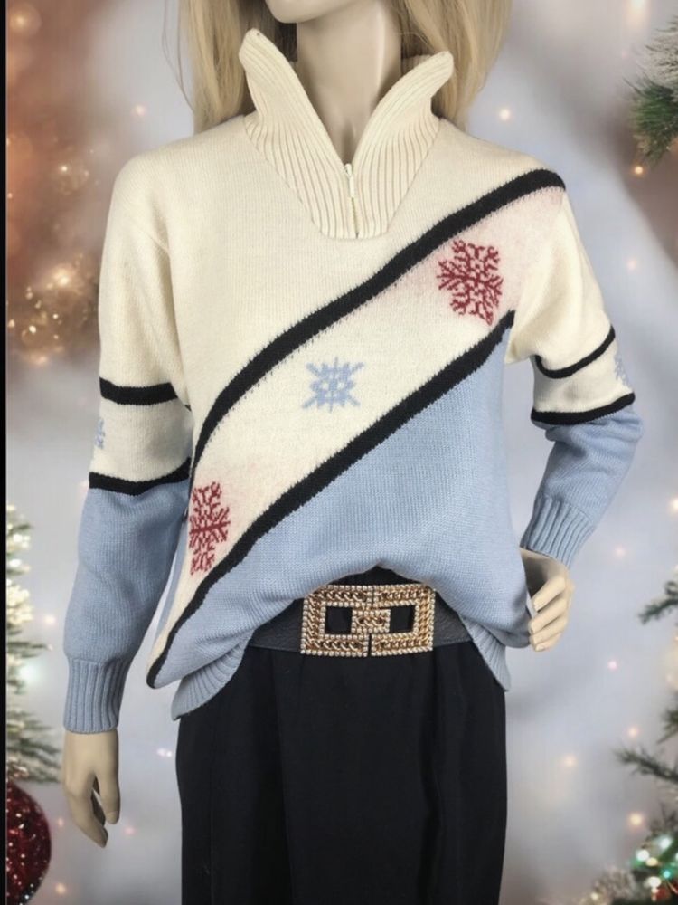 Niebieski cieply zimowy wełniany sweter z golfem merino wool na zime