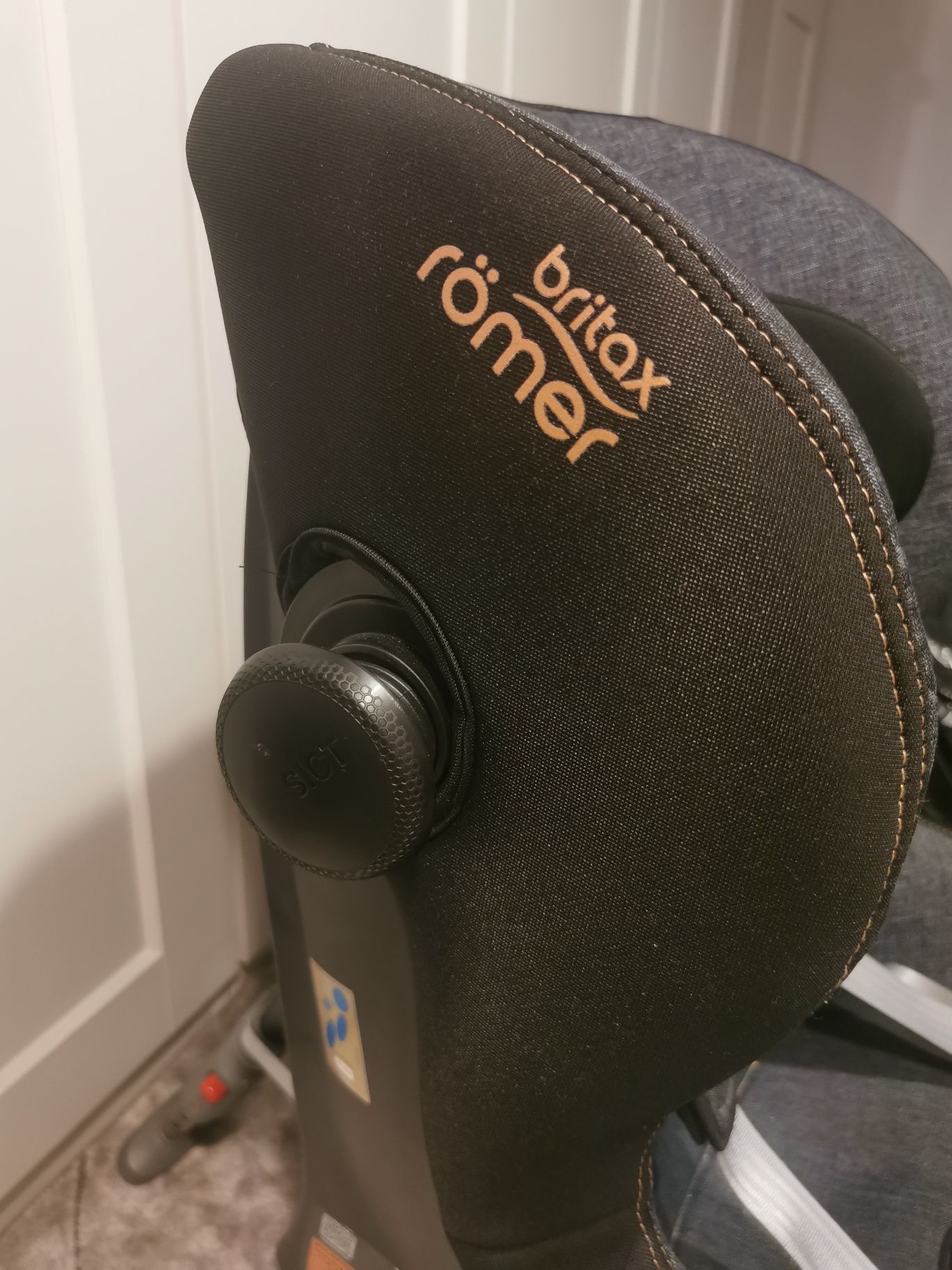 Fotelik samochodowy Britax Romer Max Way Plus Blue marble RWF 9-25 kg