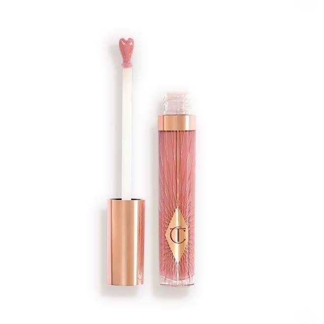 Charlotte Tilbury z serii Collagen Lip Bath Pillow Talk Fair