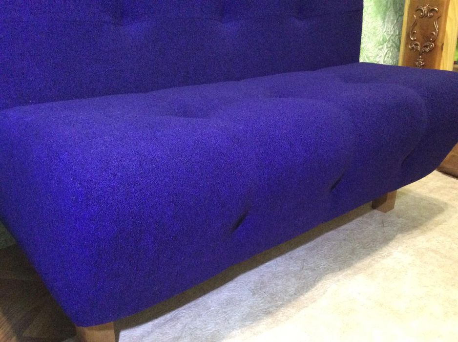 Маленький диванчик для зоны ожиданий,кухня,прихожая,балкон,кафе...