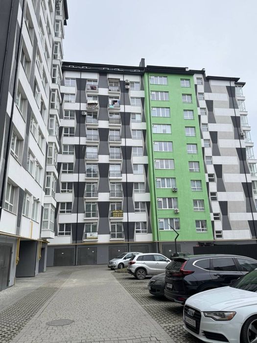 Продається простора квартира по вул.Пасічна