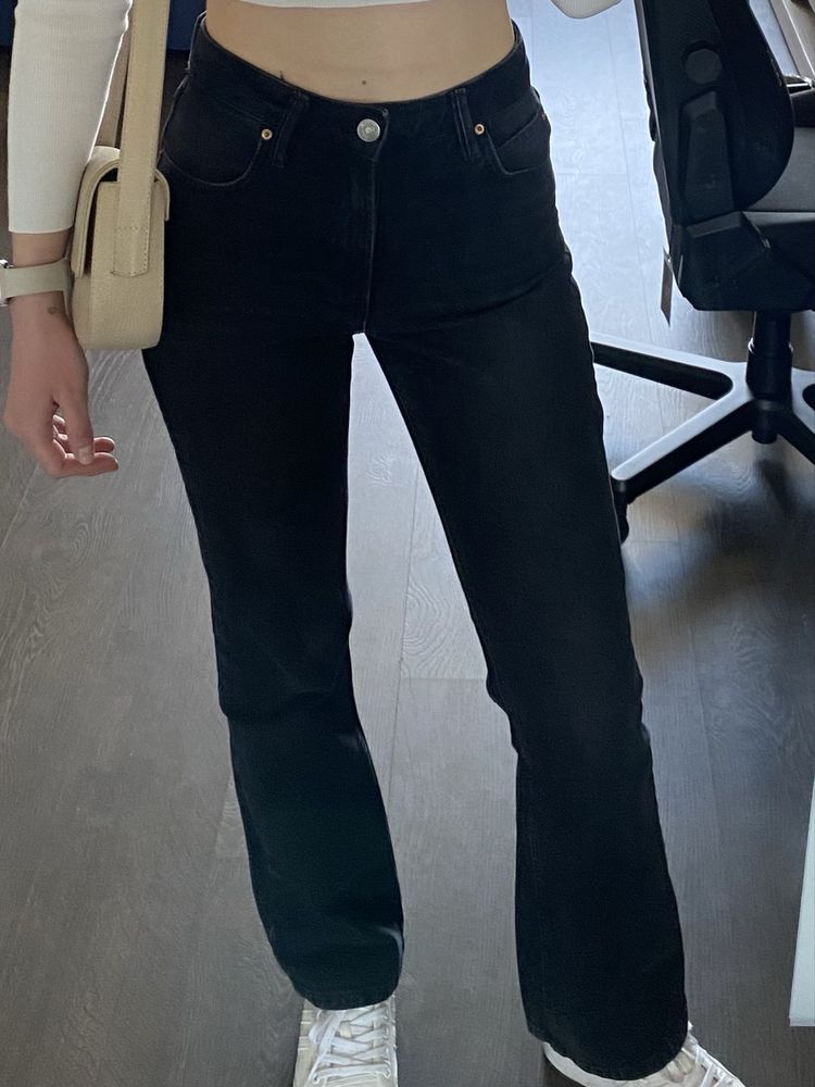 джинси stradivarius кльош / широкі zara