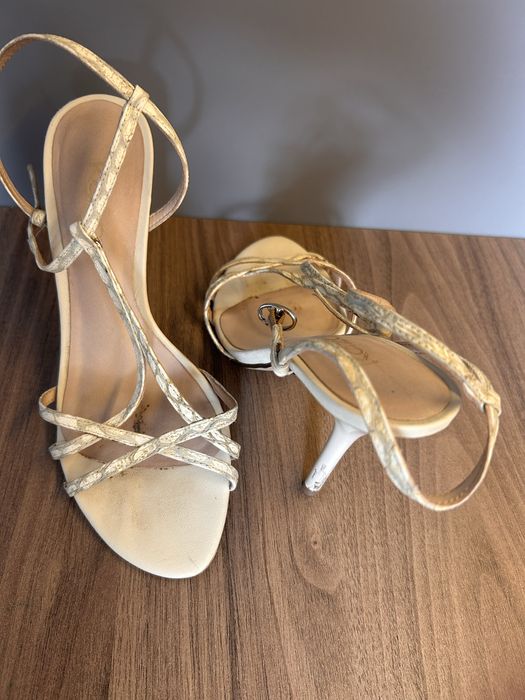 Szpilki Kazar bezowe