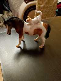 Figurka konia z rossmanna