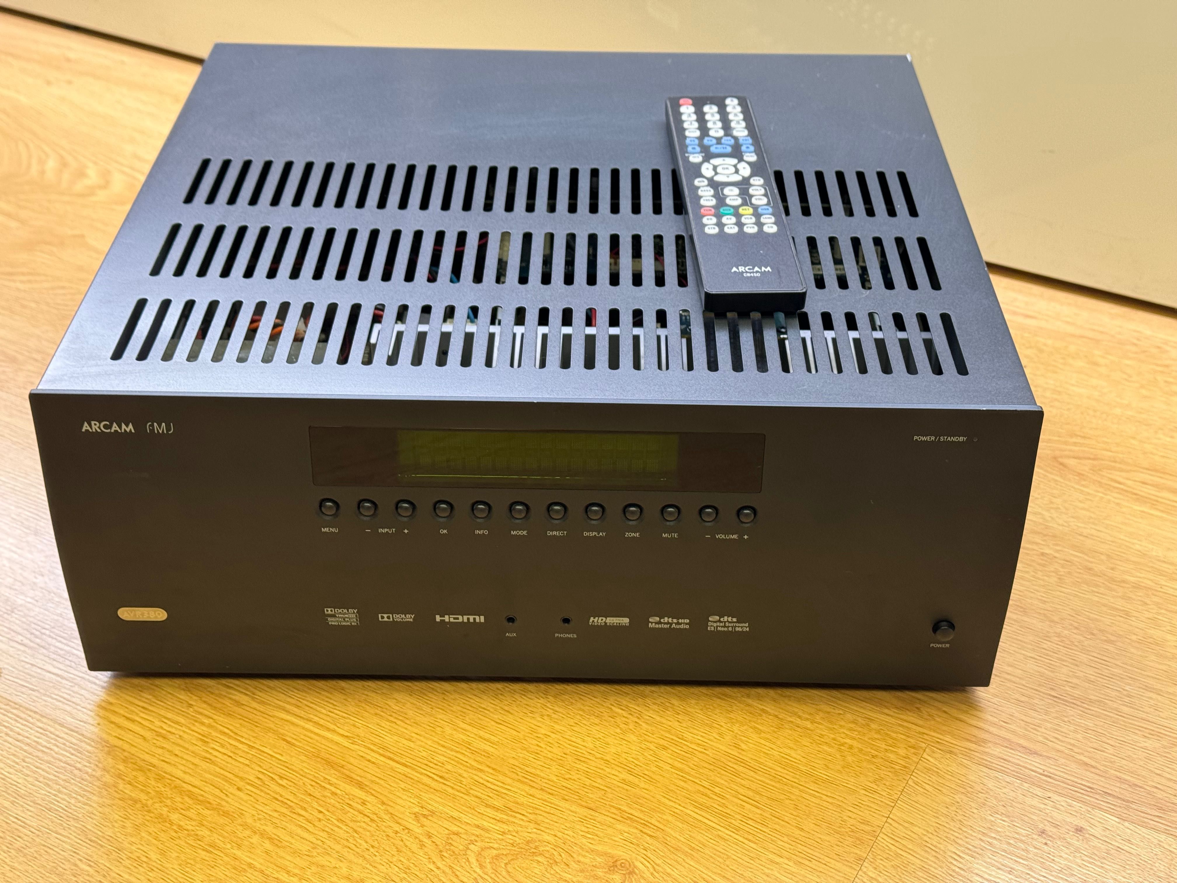 Amplituner Arcam AVR380