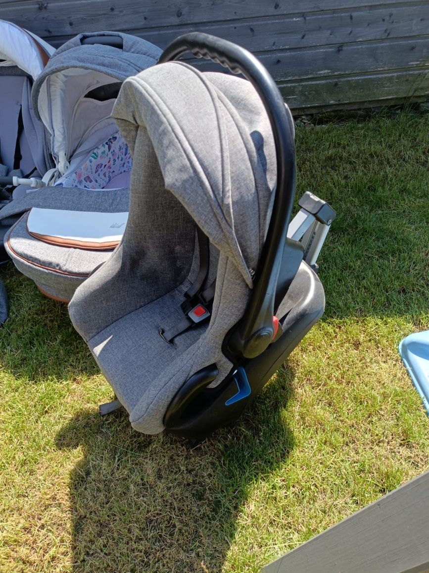 Wózek 3w1 z bazą isofix