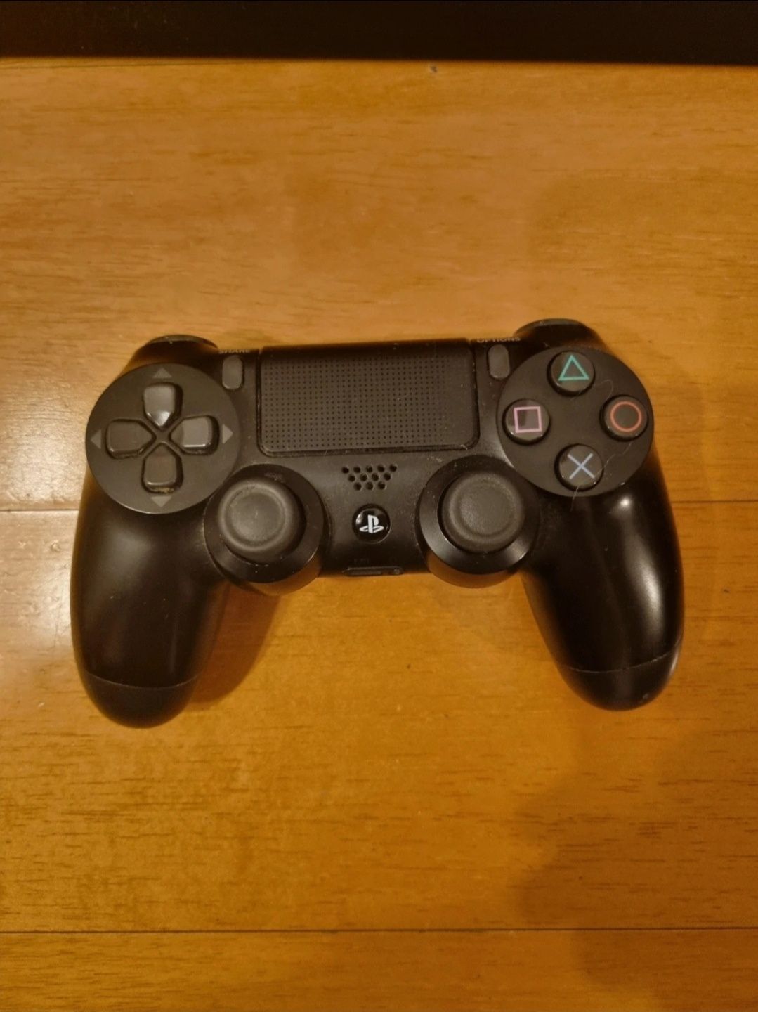 PS4 Slim 1T (c/ comando e jogos)