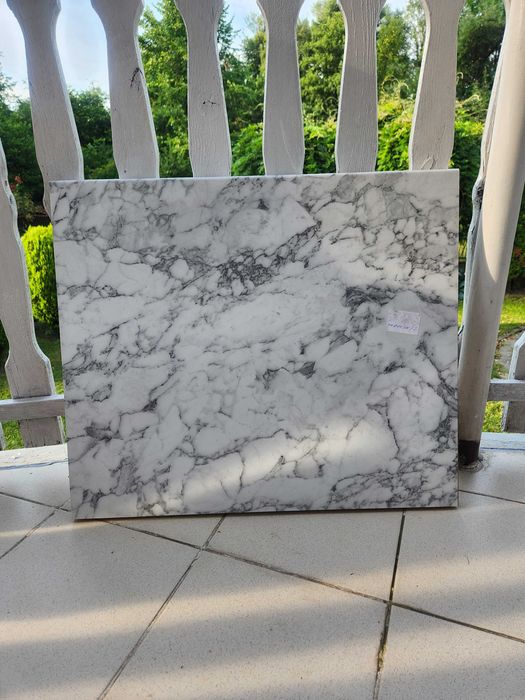 Нова під білий мармур стільниця ( столєшниця) для кутової кухні.