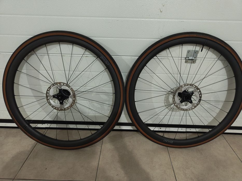 Rodas Hunt carbon 30