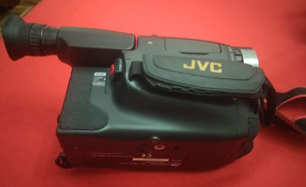 Máquina de filmar JVC, compact VHS, muito bem conservada