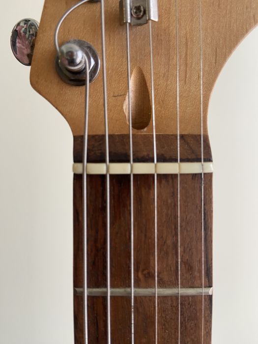 Электрогитара Dimavery Fender + стойка и предусилитель