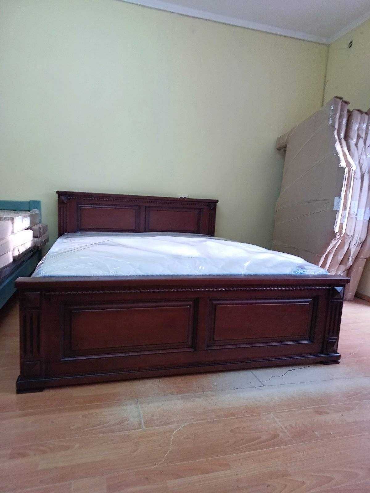 Ліжко двохспальне з масива дерева 16700 грн.Внаявності на магазині