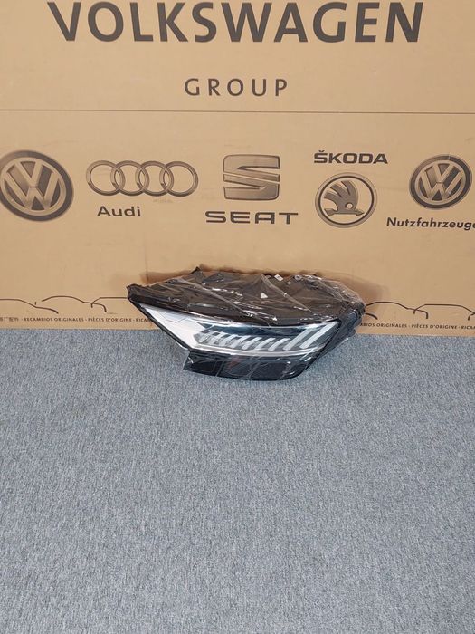 Audi Q8 Lampa Matrix Nowa USA 4M8941035B