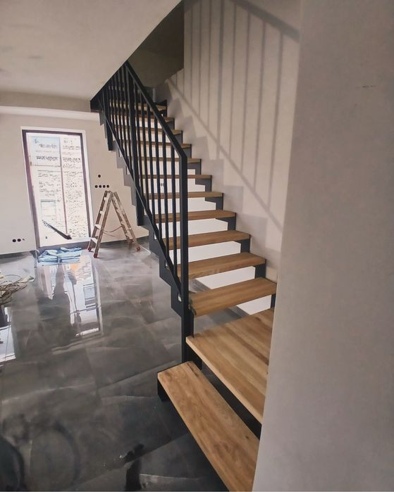 Schody, schody stalowe, schody na konstrukcji stalowej, stelaż schodów