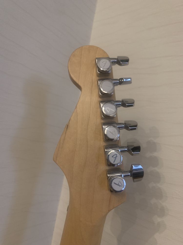 Fender Stratocaster Deluxe 2005