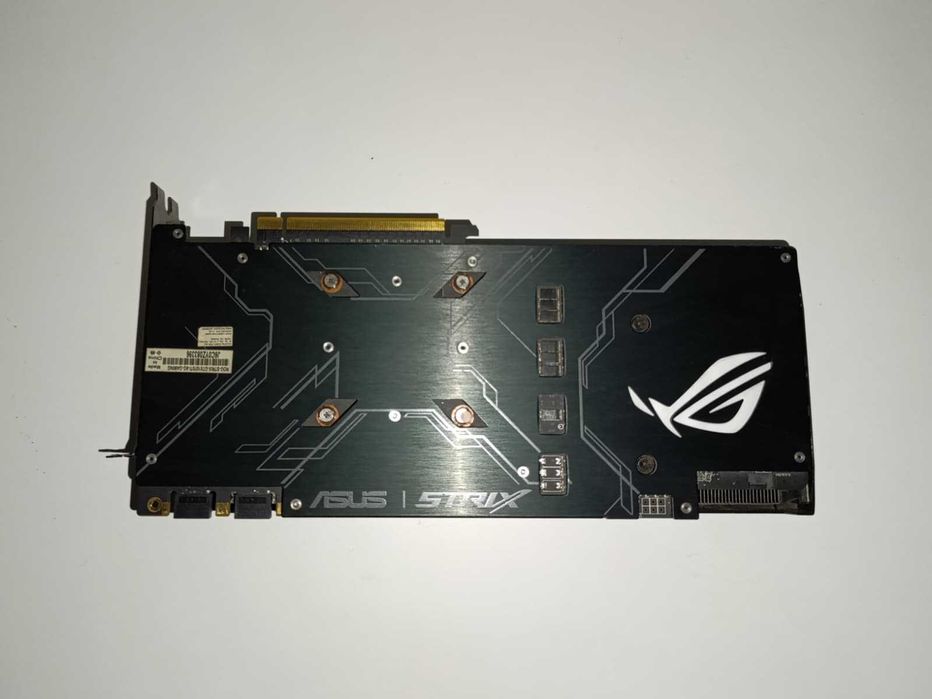 ROG Strix GTX 1070 Ti + Fonte