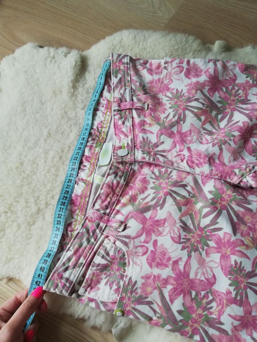 Przepiękne spodnie jeansowe w kwiaty Adidas neo label skinny W30 L30