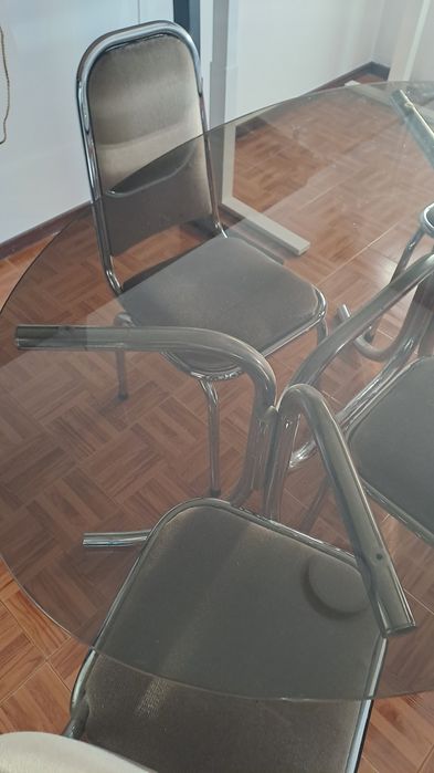 Mesa de vidro + Cadeiras