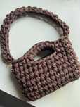 Mała torebka handmade – dziergana z bawełnianej przędzy
