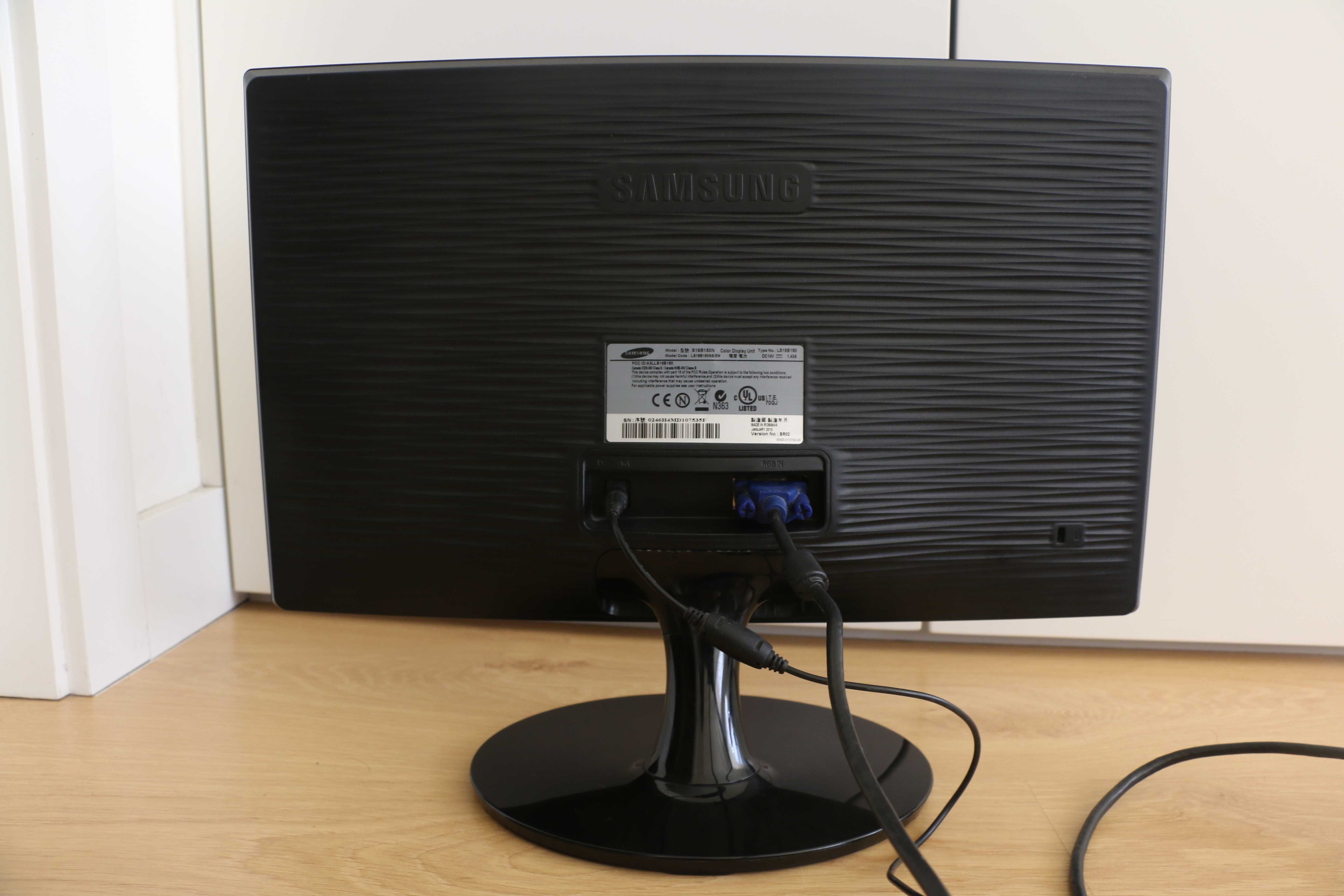 Monitor SAMSUNG 19''