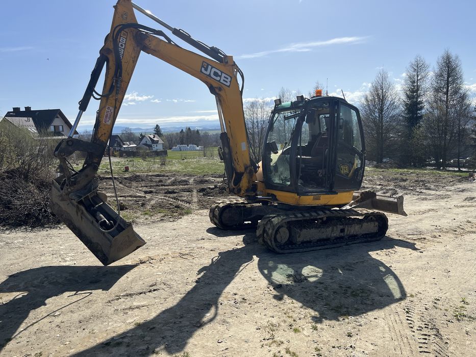 Sprzedam    JCB 8085