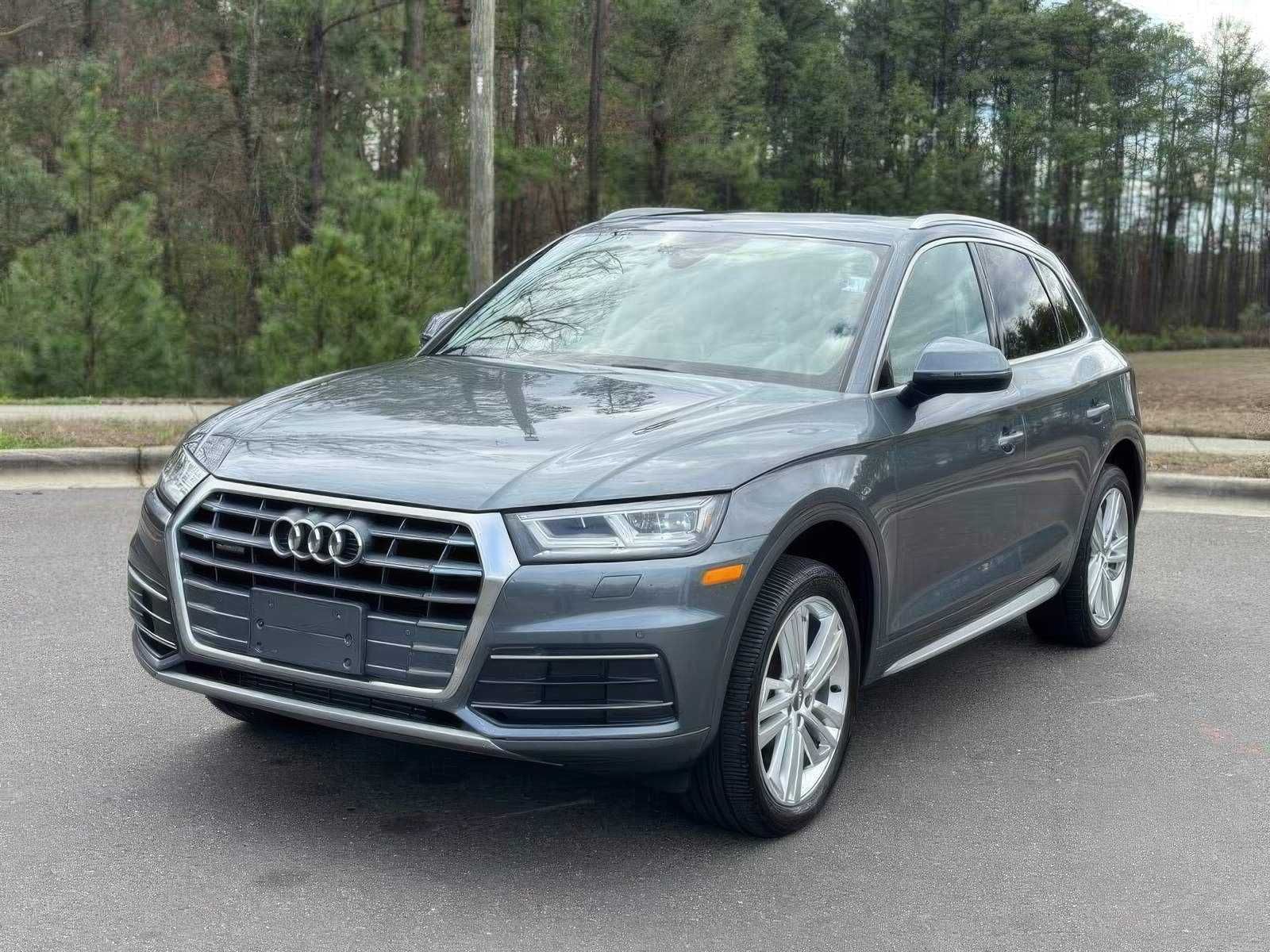 Audi q5 2018.  Premium Plus