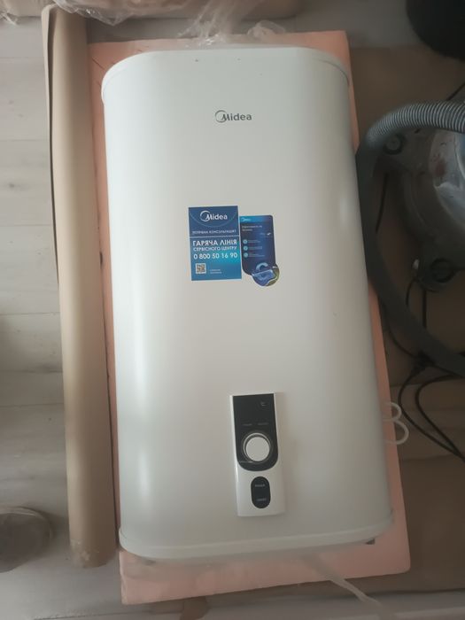 Продам бойлер Midea 50l