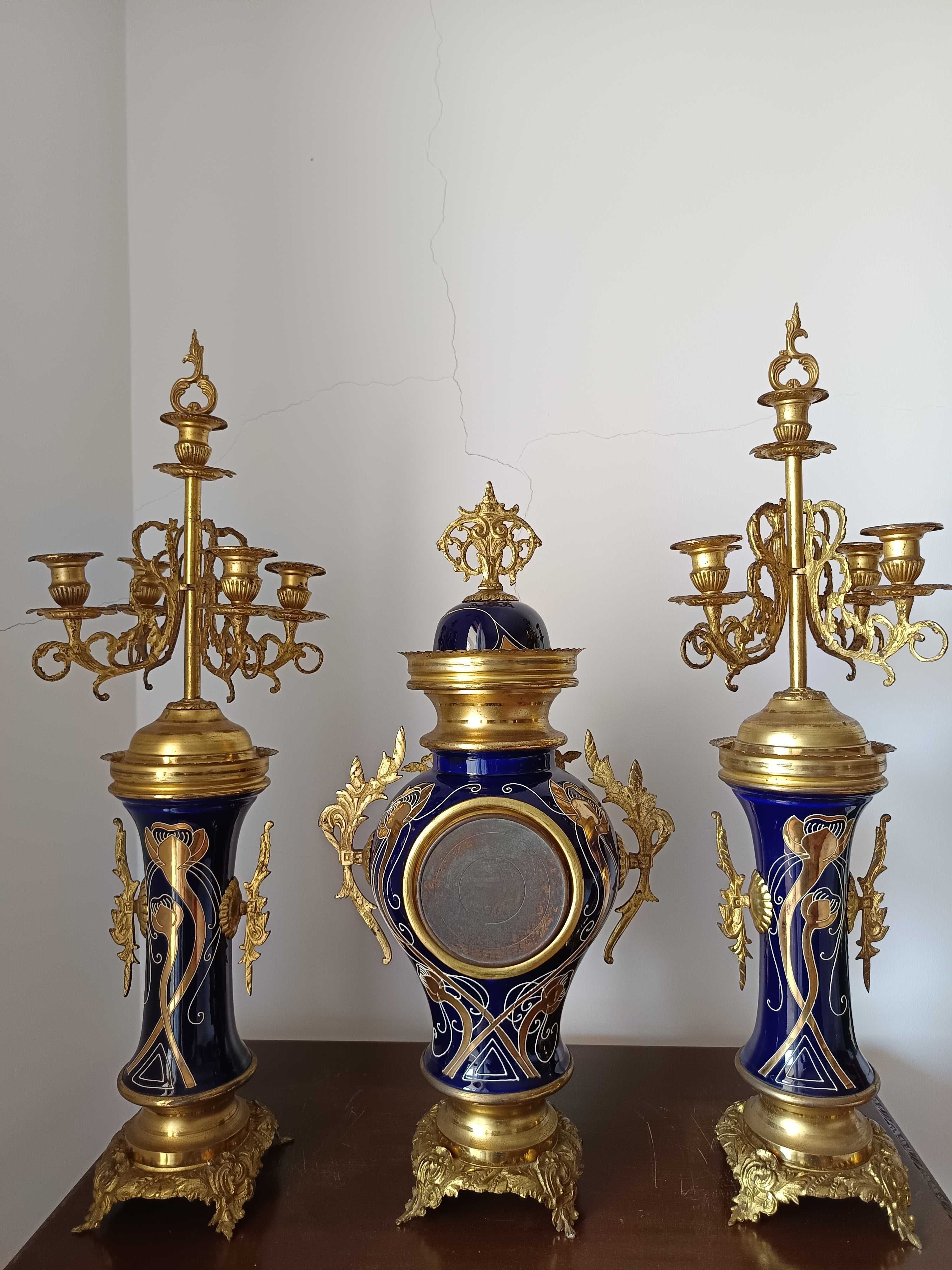 Relógio de porcelana francesa